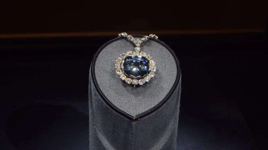 12 objetos históricos que dicen ser malditos