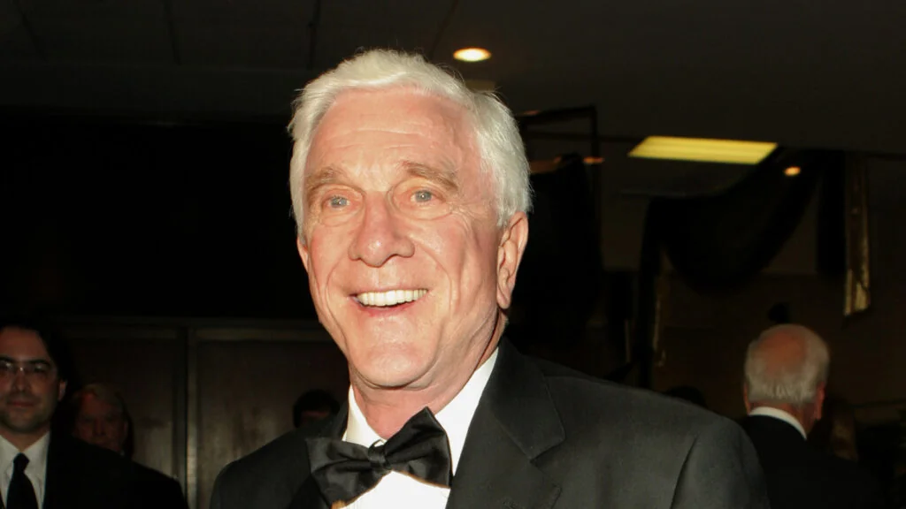 La verdad inesperada sobre Leslie Nielsen y su época en 'La Patrulla Muy Especial'