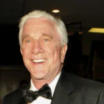La verdad inesperada sobre Leslie Nielsen y su época en 'La Patrulla Muy Especial'