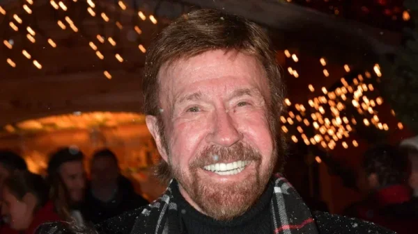 Aquí Está Cuánto Dinero Tiene Realmente Chuck Norris
