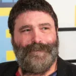 Detrás de escena: secretos y datos poco conocidos de Mick Foley