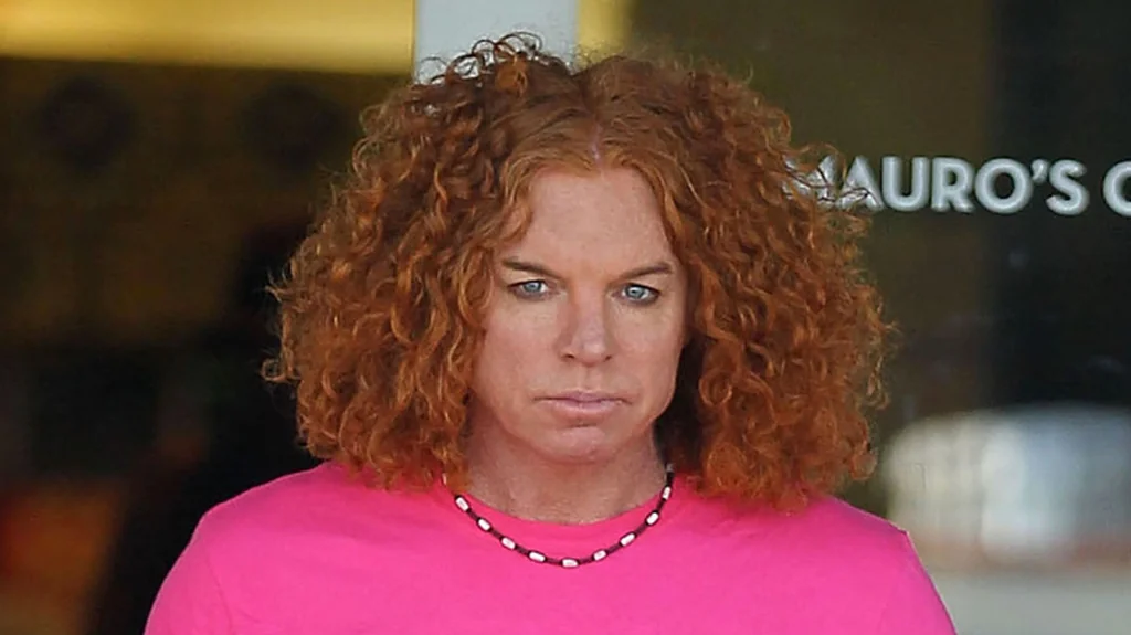 La Tragedia de Carrot Top: Vida, Dolor y Resiliencia