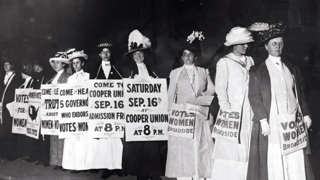 ¿Por qué tardó tanto en que todas las mujeres pudieran votar en EE. UU?