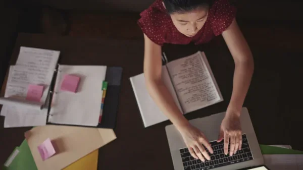 Casos reales resueltos por personas inesperadas