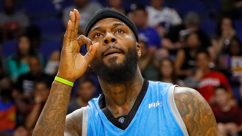 DeShawn Stevenson con gesto de no sentir la cara
