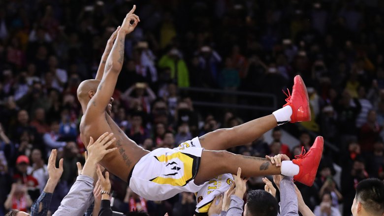 Stephon Marbury dejando que su excentricidad tome el control