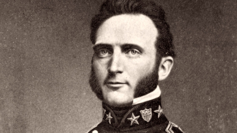 Retrato joven de Stonewall Jackson con uniforme