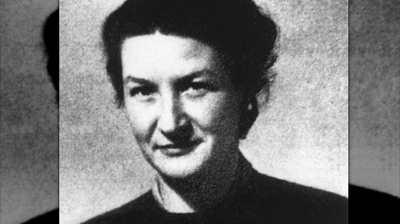 Foto de Virginia Hall con chaqueta oscura