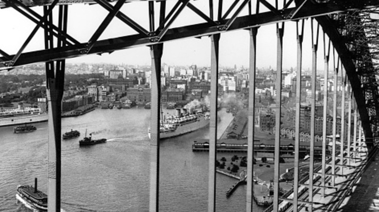 Vista del Sydney Harbour Bridge, Australia, 1934