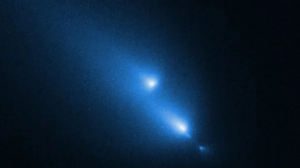 Secuencia del telescopio Hubble mostrando varios fragmentos del cometa C/2025 K1 ATLAS