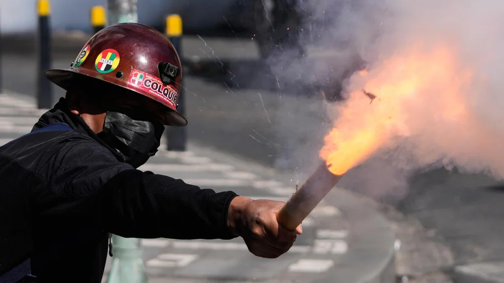 Bolivia expulsa a la embajadora de Colombia y agrava una crisis ya marcada por las protestas
