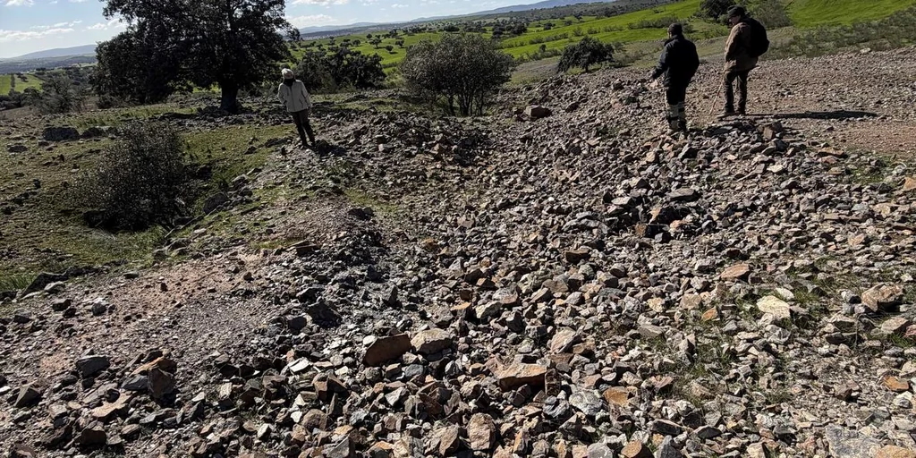 Vista de una antigua zona minera documentada en Extremadura y asociada a la Edad del Bronce